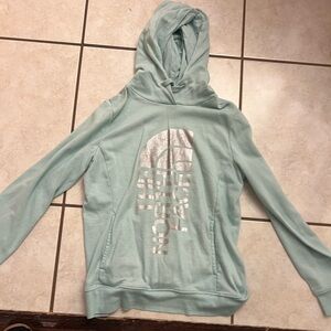 Women’s North Face Pullover
